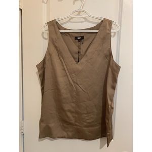 DKNY sleeveless blouse in color mushroom